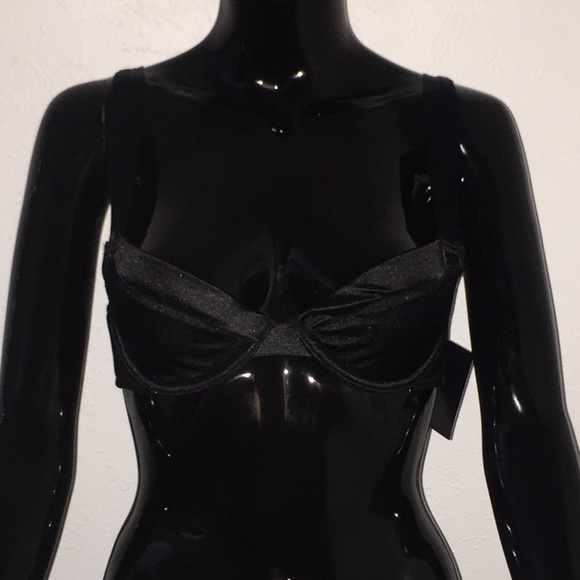 Frederick’s of Hollywood Black Satin Bra in Small - Picture 3 of 8